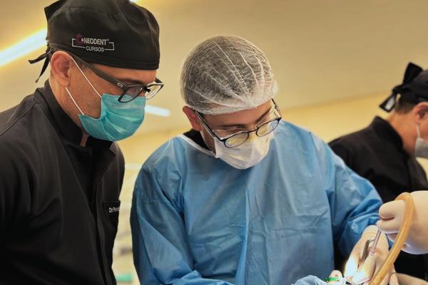 Imagem do curso: Especialização Dupla Formação em Implantodontia e Periodontia com ênfase na técnica All-on-four